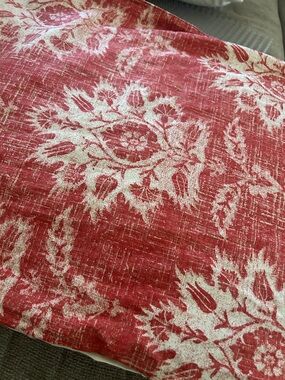 💚 POTTERY BARN red floral vintage Table Runner